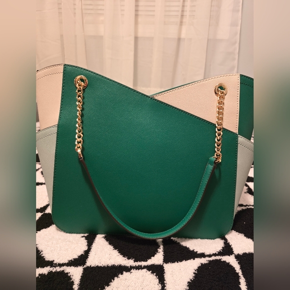 BRAND NEW Michael Kors Tote - Picture 2 of 8